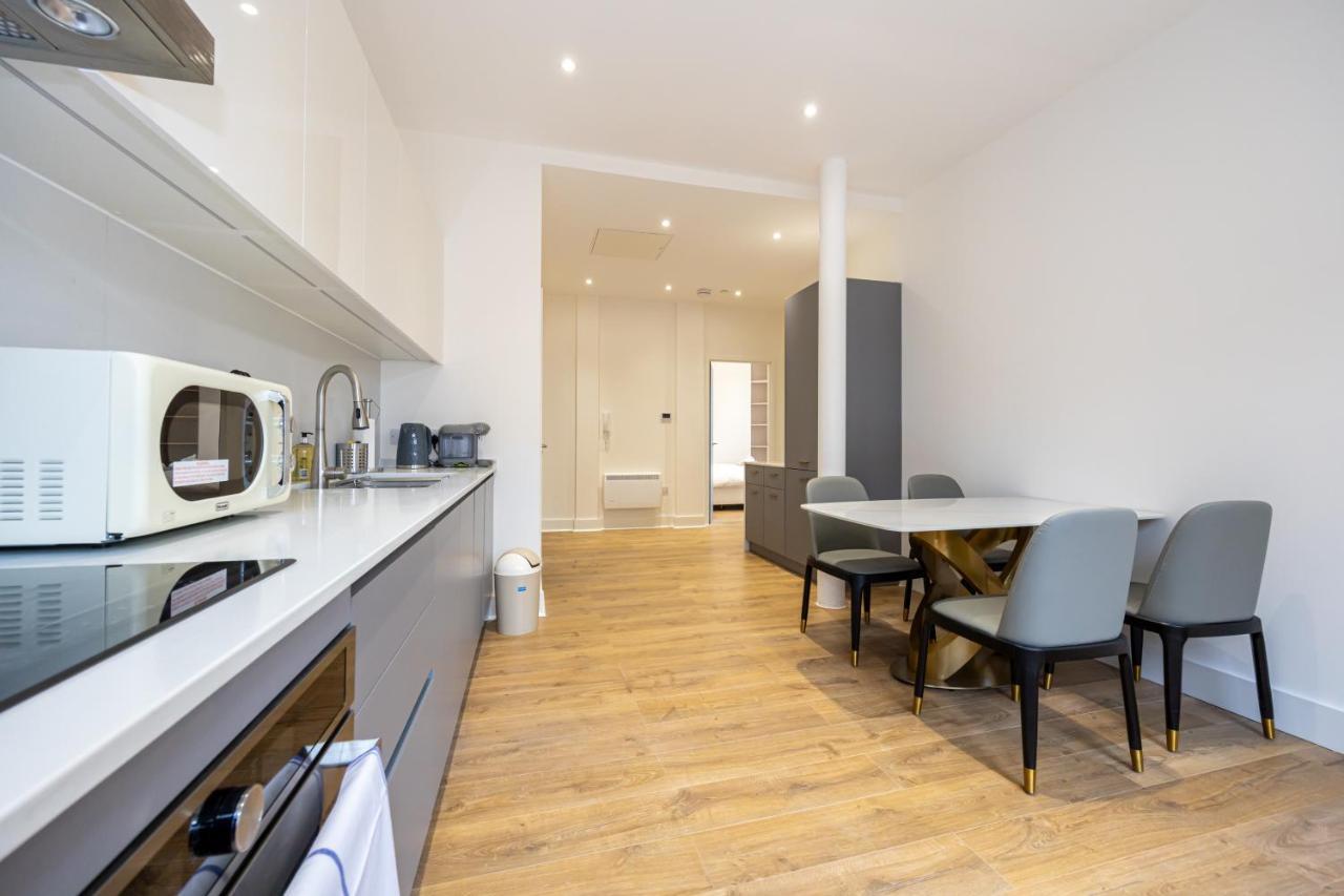 Amazing 1bd China Town Apartment *